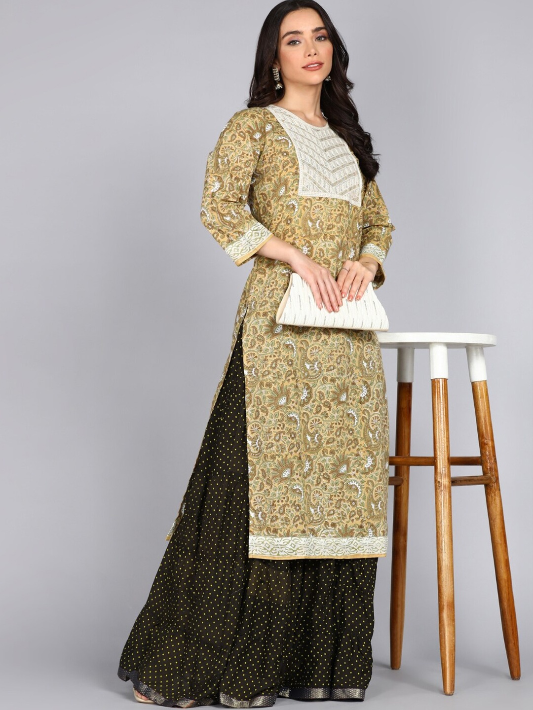 

ftDiva Floral Printed With Embroidered Pure Cotton Straight Kurta, Yellow