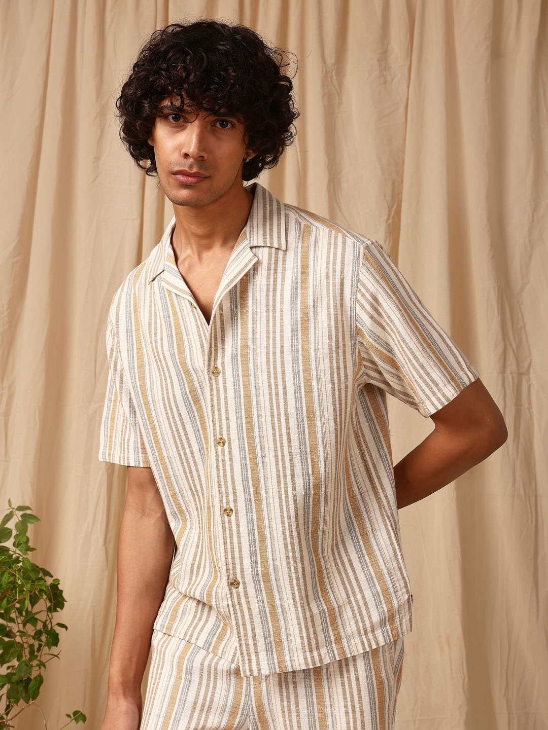 

4 TRIPLE O FIVE O BY MUFTI Vertical Stripes Spread Collar Short Sleeves Oversized Cotton Casual Shirt, Beige