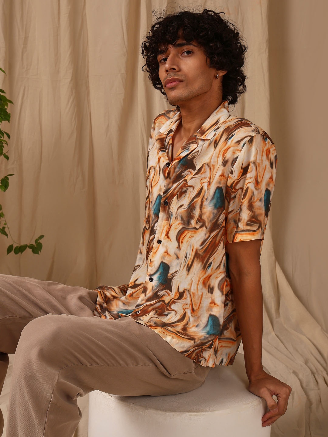 

4 TRIPLE O FIVE O BY MUFTI Printed Casual Shirt, Orange