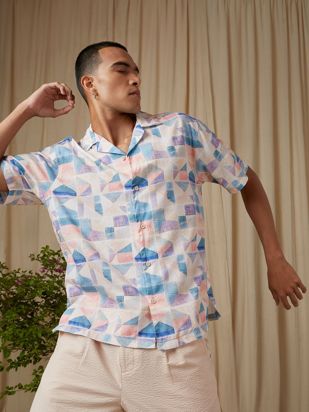 

4 TRIPLE O FIVE O BY MUFTI Geometric Printed Casual Shirt, Blue