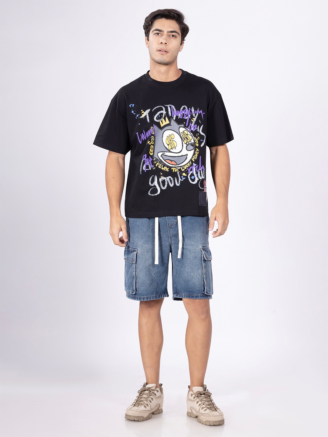 

DIMEH Men Typography Printed Pockets T-shirt, Black