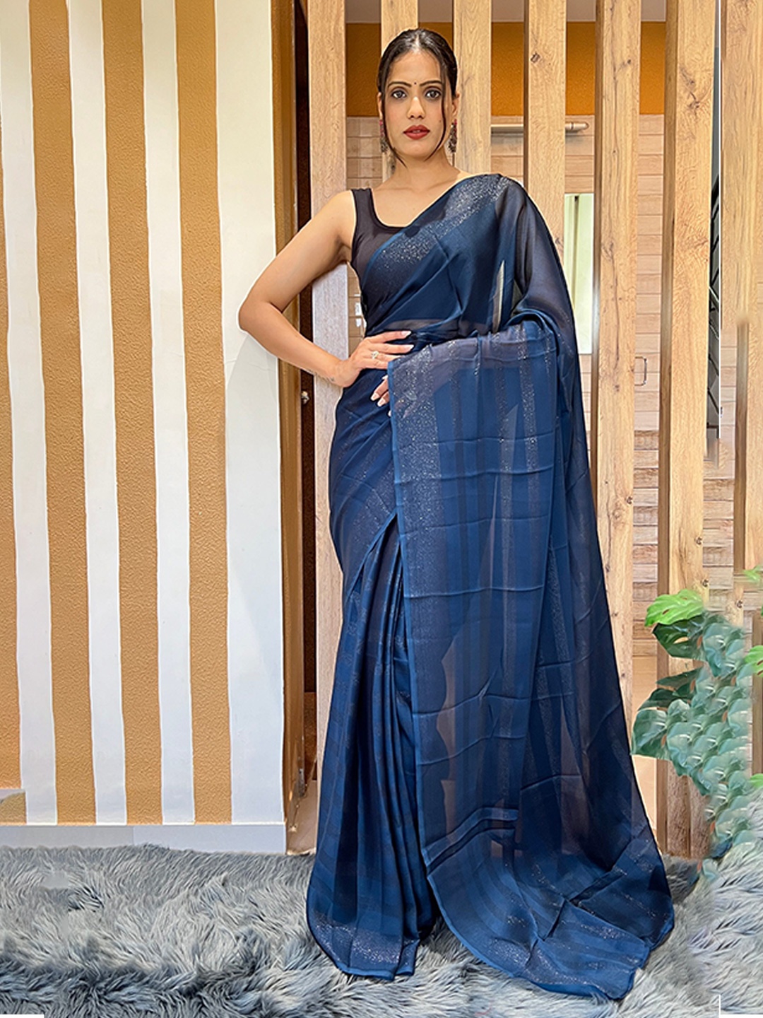 

Reeta Fashion Striped Ready to Wear Saree, Blue