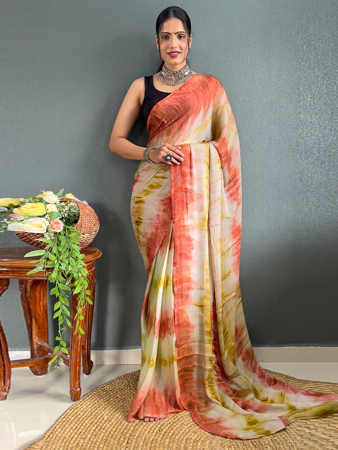 

Reeta Fashion Tie and Dye Velvet Ready to Wear Saree, Peach