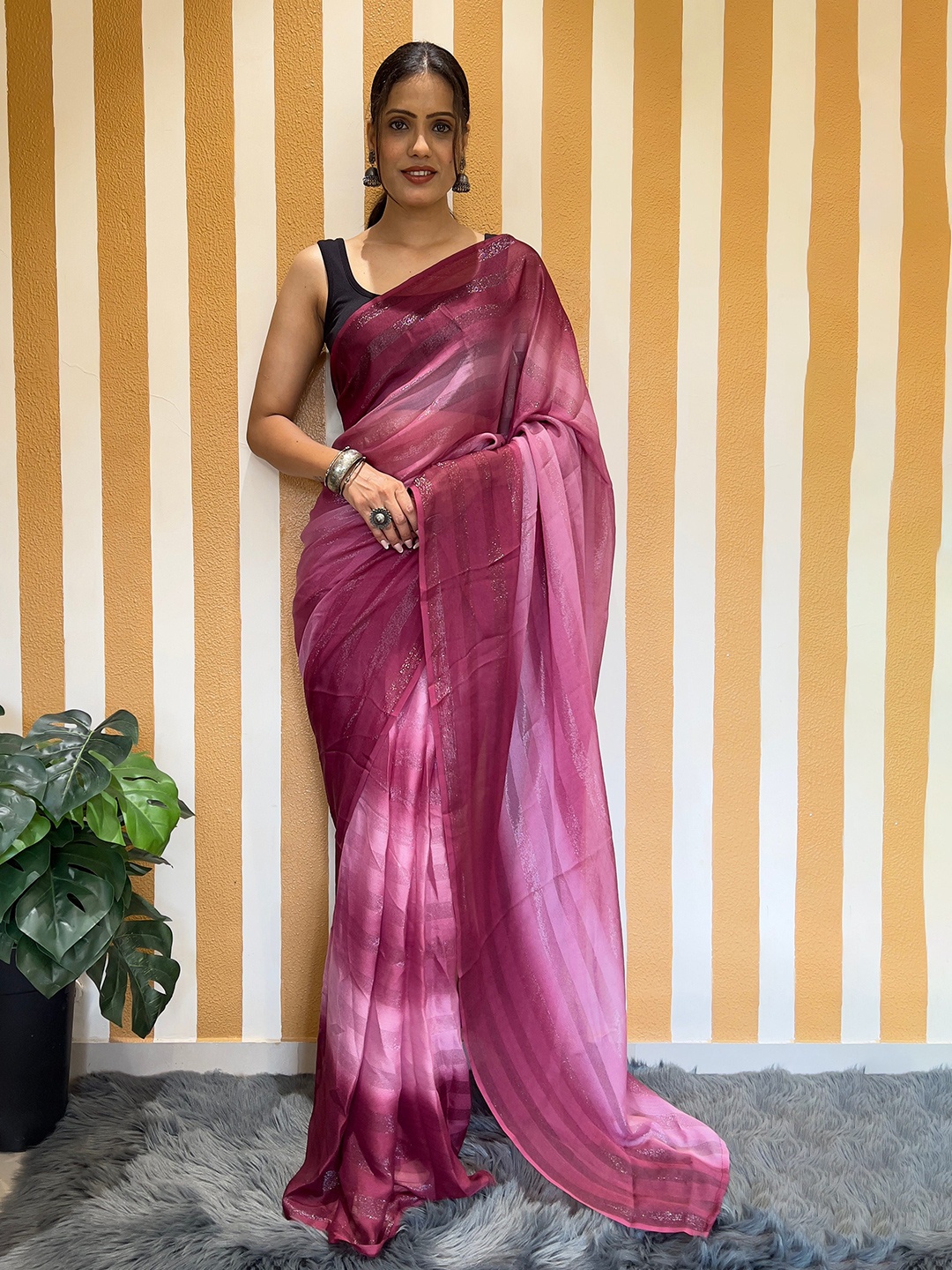 

Reeta Fashion Striped Ready to Wear Saree, Purple