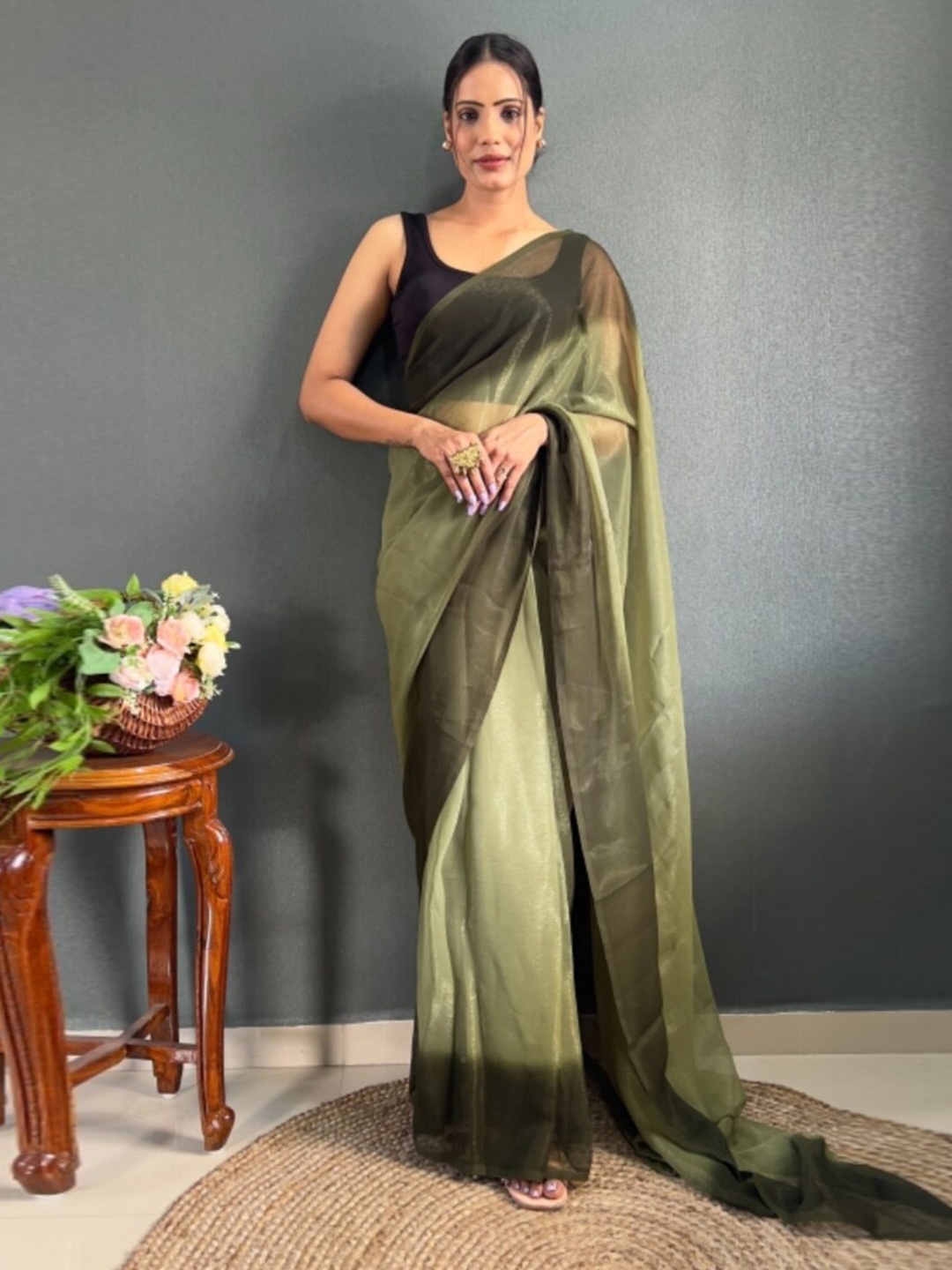 

Reeta Fashion Organza Ready to Wear Saree, Olive