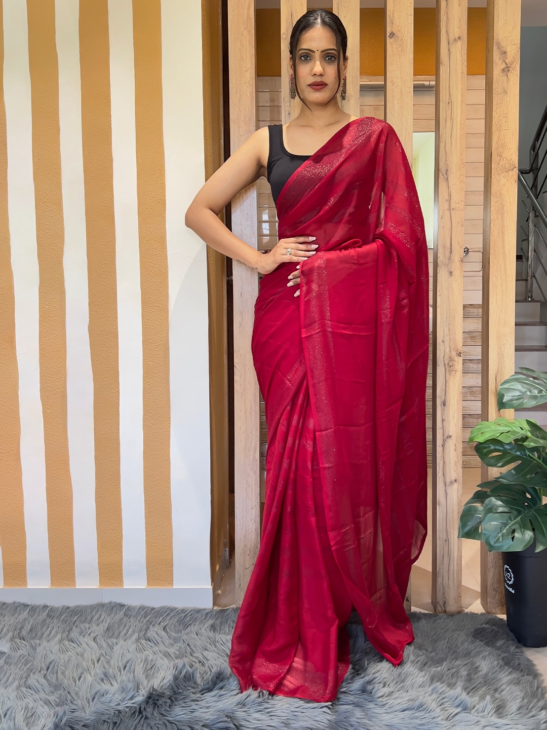 

Reeta Fashion Striped Ready to Wear Saree, Red