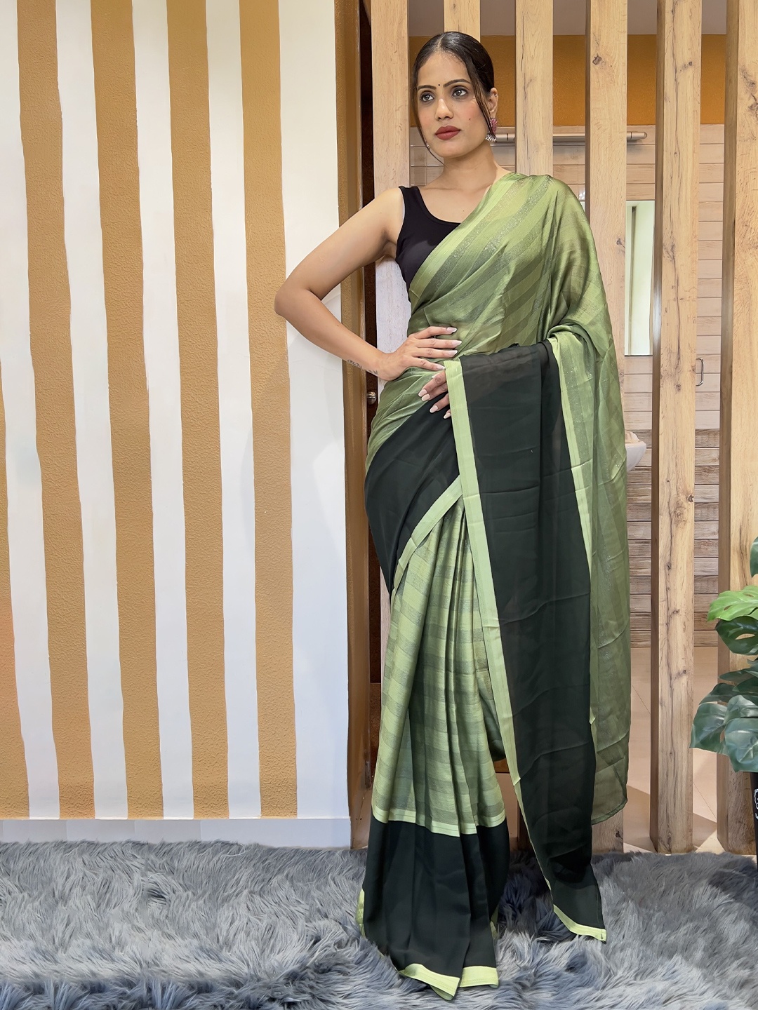 

Reeta Fashion Striped Ready to Wear Saree, Green