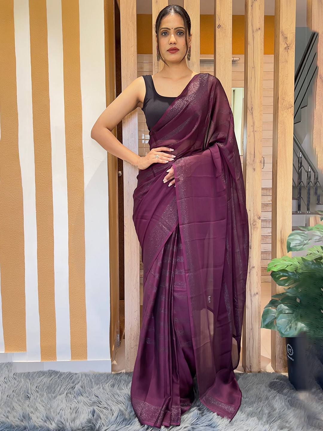 

Reeta Fashion Striped Ready to Wear Saree, Maroon