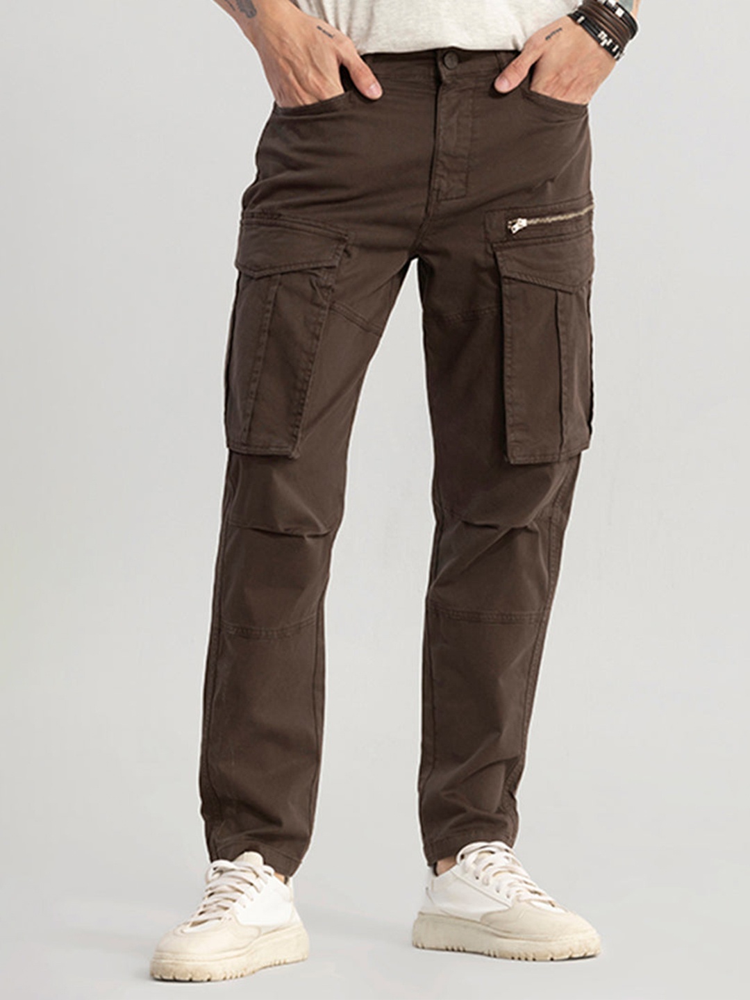 

Snitch Men Brown Slim Fit Mid-Rise Clean Look Cargo Styles Jeans