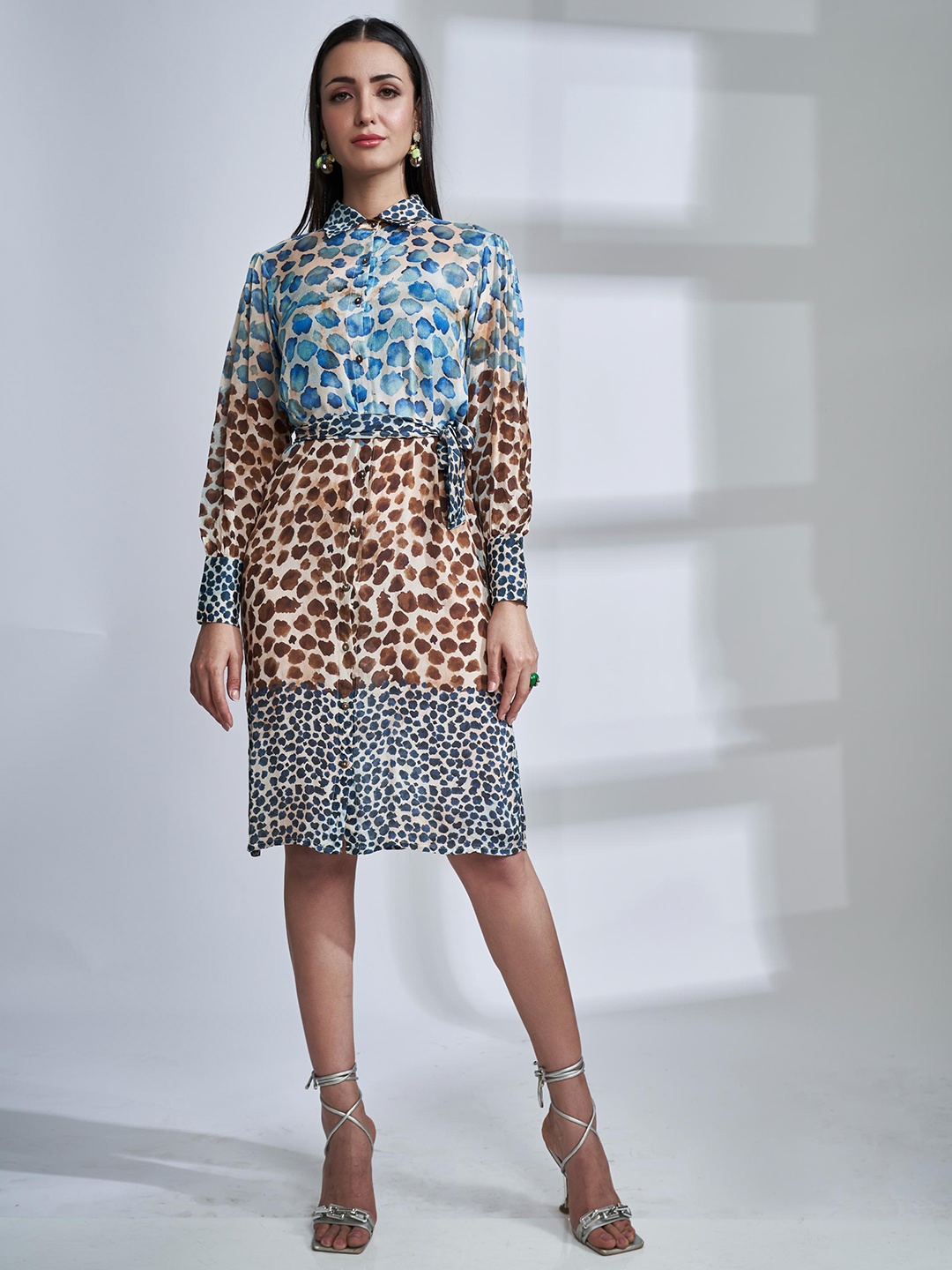 

The Samoa Animal Printed Cuffed Sleeves Shirt Dress, Blue
