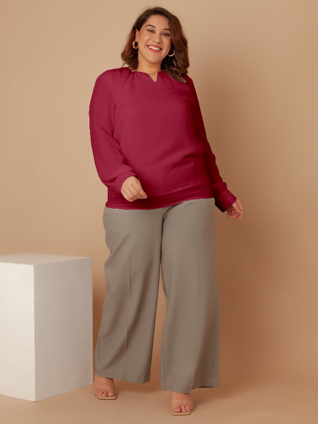 

Zink Curve Plus Size Keyhole Neck Top, Red
