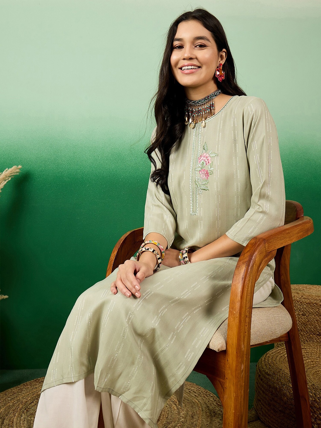 

Sangria Floral Embroidered Round Neck Straight Kurta, Green