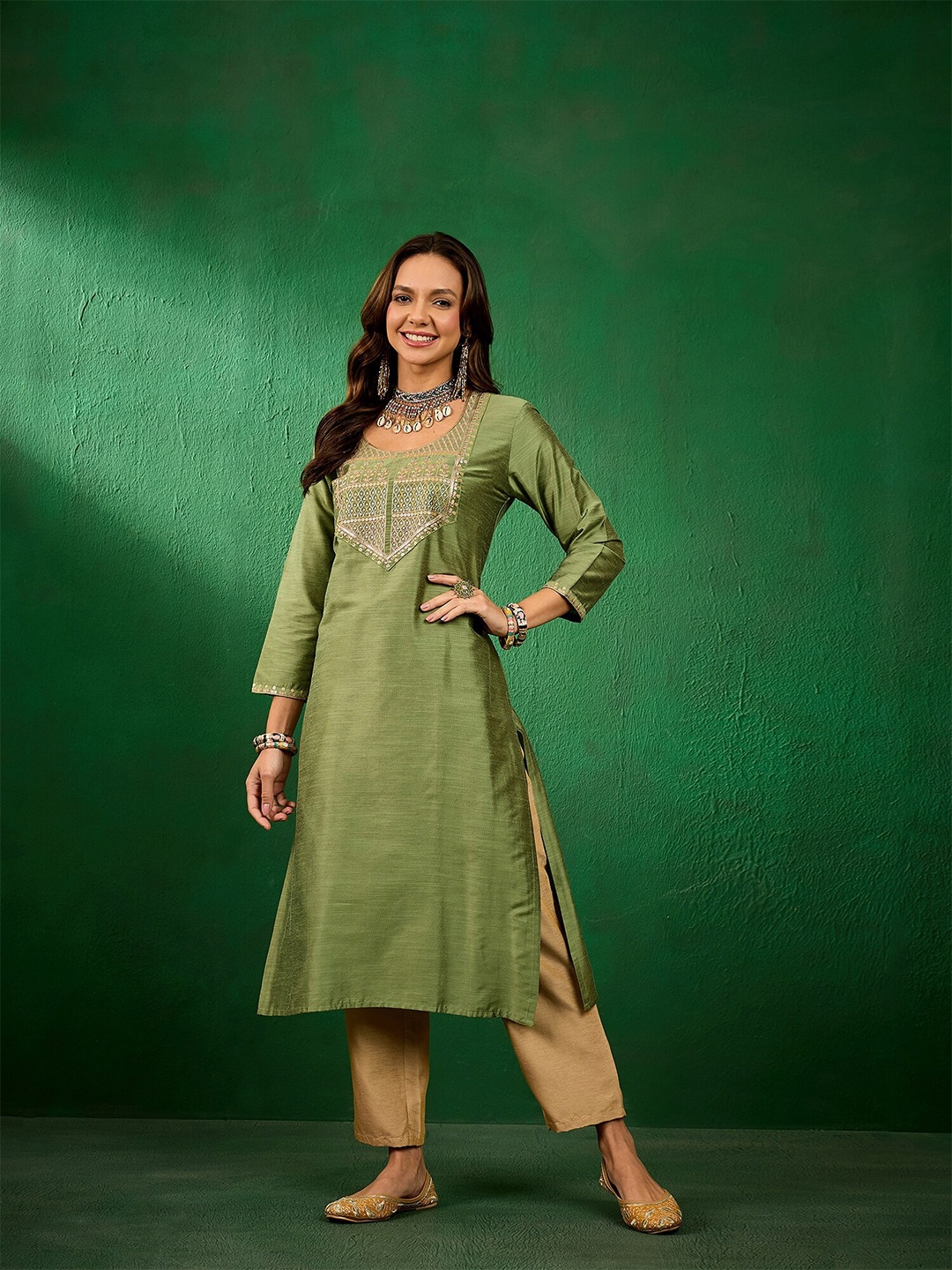 

Sangria Ethnic Motifs Yoke Design Sequinned Straight Kurta, Green