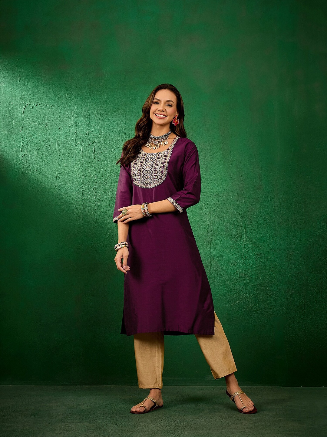 

Sangria Floral Yoke Design Sequinned Straight Kurta, Burgundy