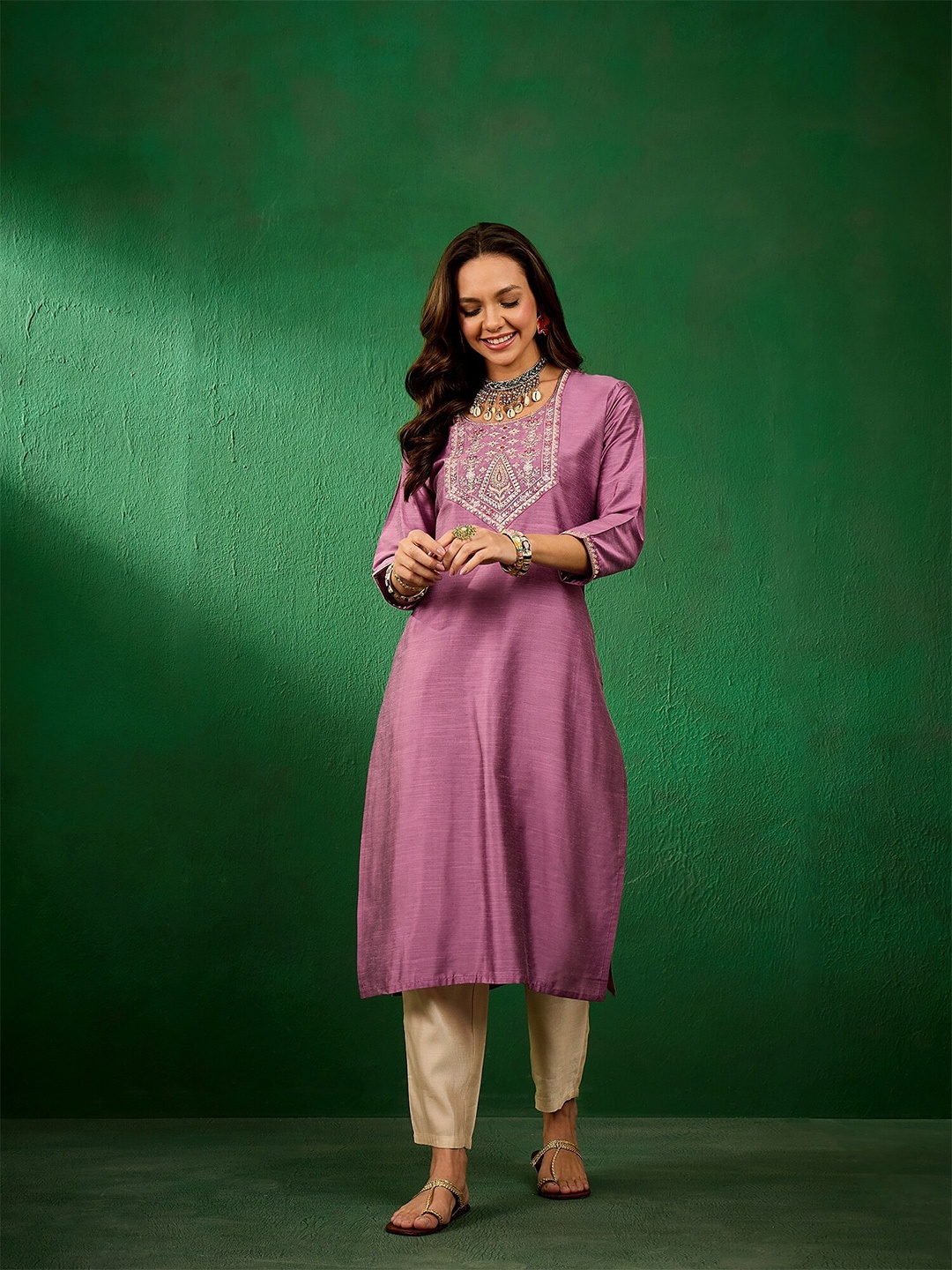 

Sangria Floral Yoke Design Sequinned Straight Kurta, Pink