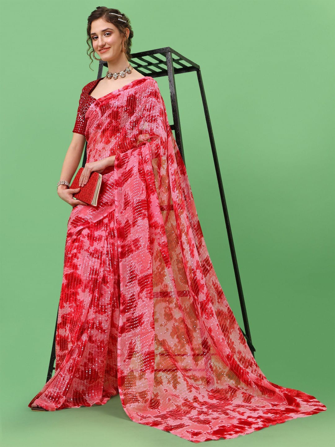 

ALAGINI Embellished Sequinned Pure Georgette Saree, Red