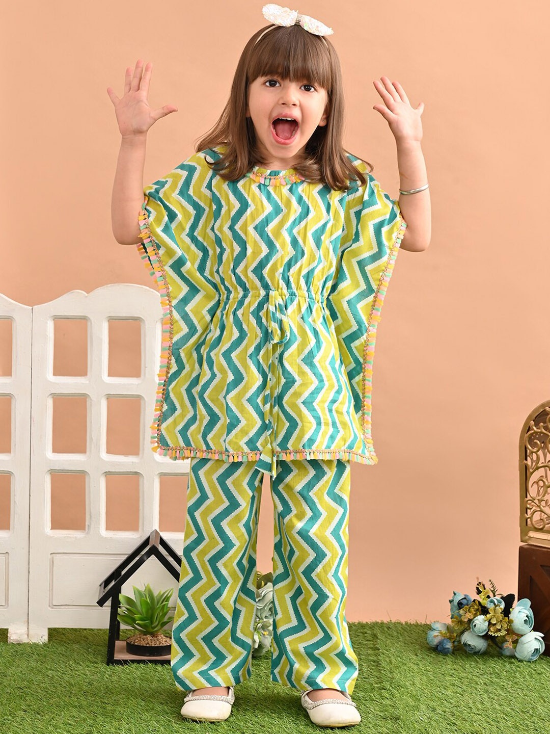 

Superminis Girls Chevron Printed Gotta Patti Pure Cotton Kaftan Kurta With Trousers, Green