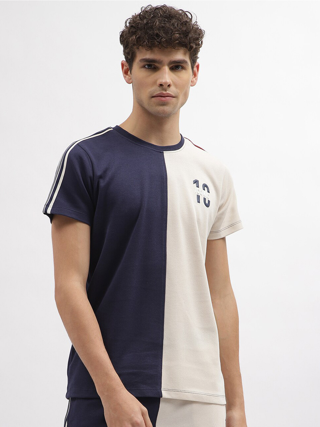 

Iconic Colourblocked Round Neck T-shirt, Navy blue