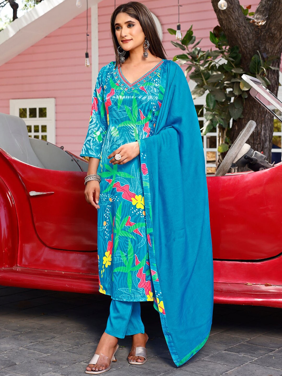 

KALINI Floral Printed V-Neck Regular Straight Kurta With Trousers & Dupatta, Blue