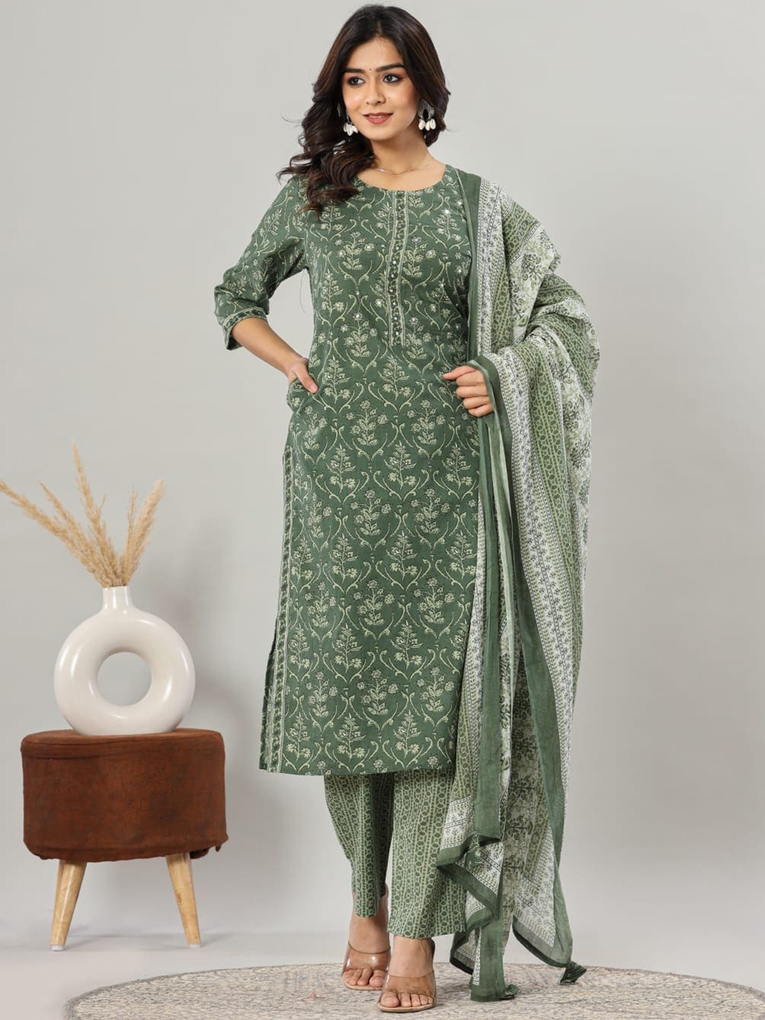 

INDYES Ethnic Motifs Printed Round Neck Straight Pure Cotton Kurta with Trousers & Dupatta, Green