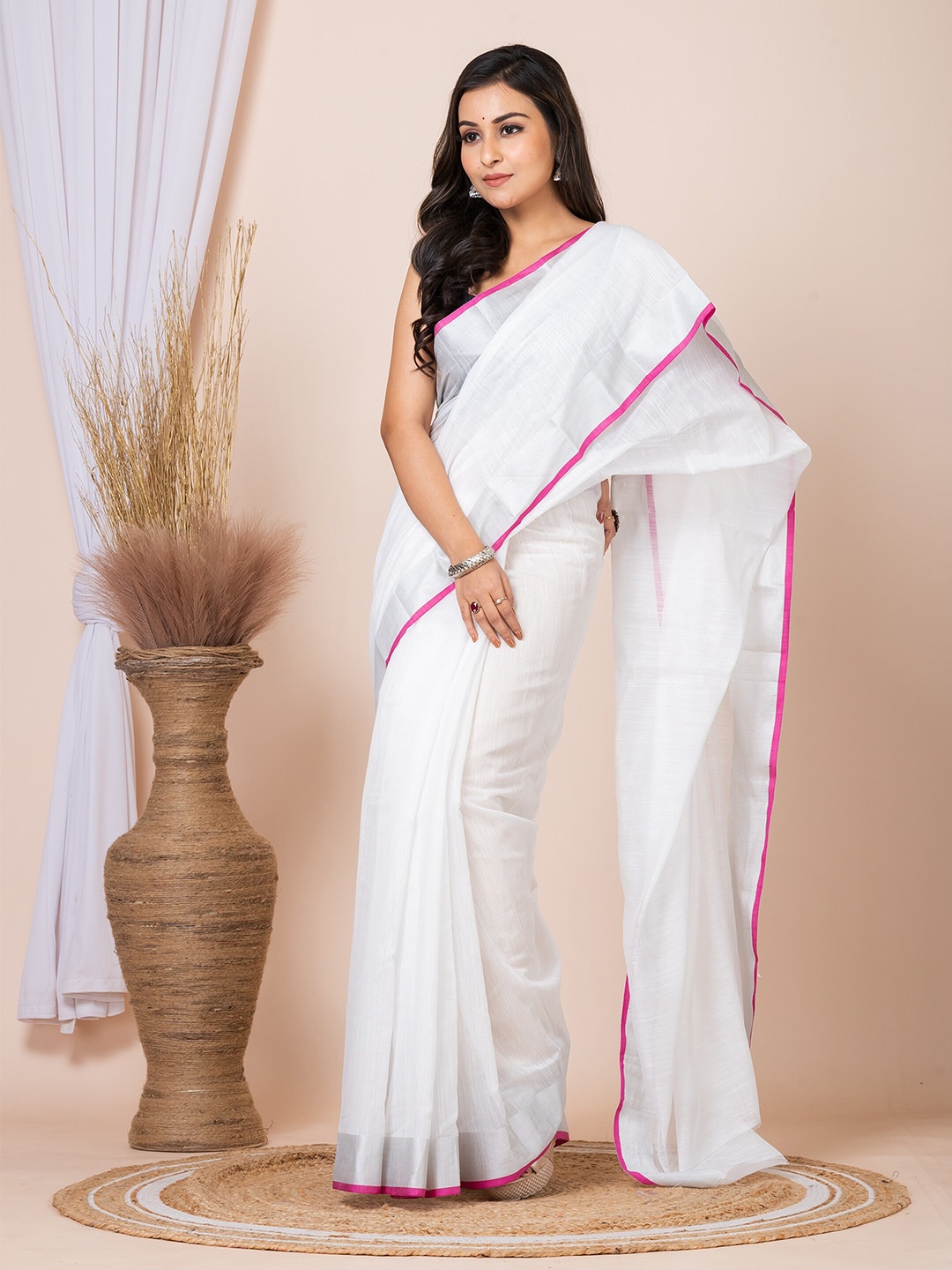 

Laa Calcutta Zari Saree, White