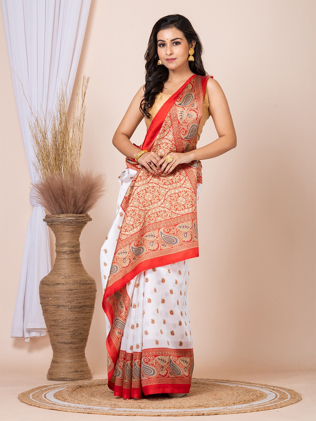 

Laa Calcutta Paisley Woven Design Saree, White