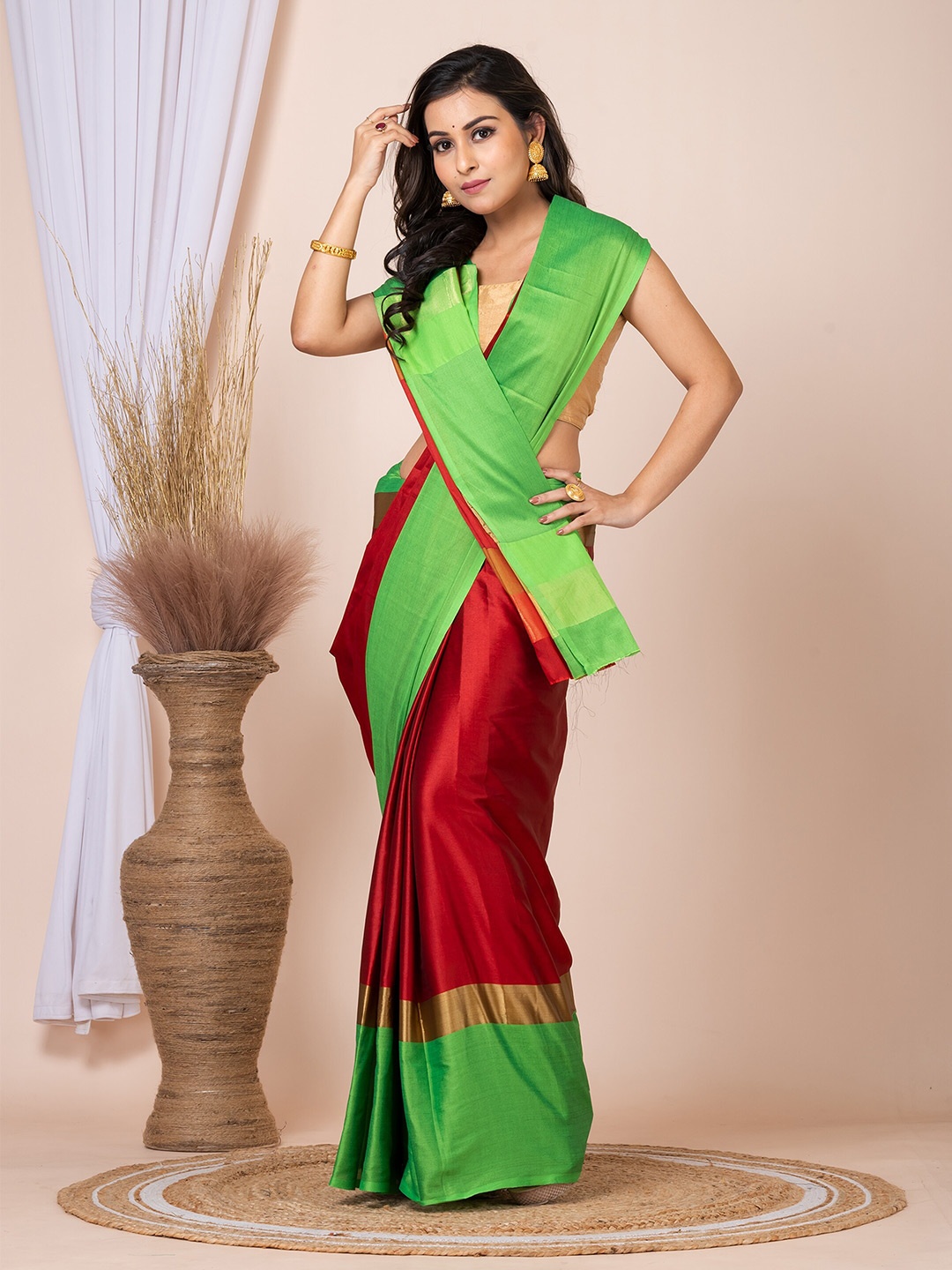 

Laa Calcutta Zari Saree, Red