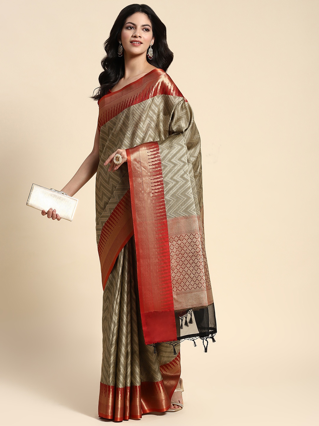 

Sayisha Pure Silk Saree, Red