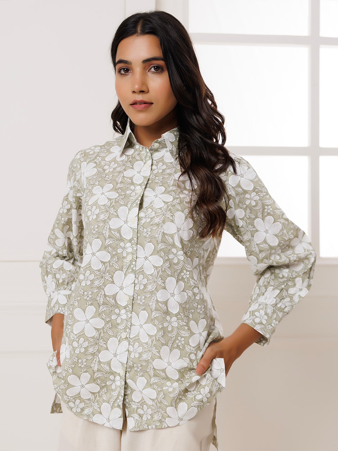 

INDIANIC Smart Tailored Fit Floral Printed Cotton Casual Shirt, Green