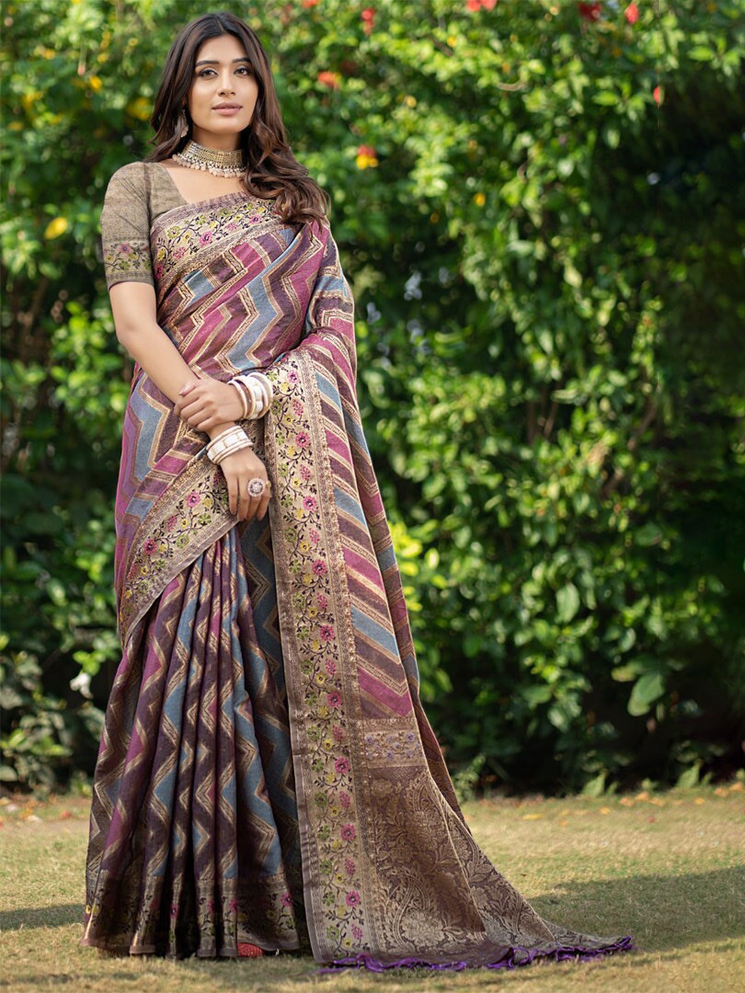 

Kandora Geometric Woven Design Organza Zari Saree, Purple