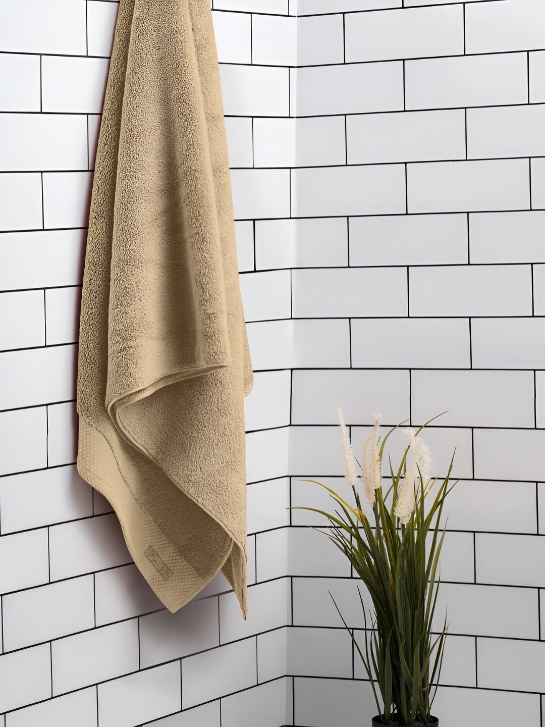 

SPACES Beige Cotton 670 GSM Bath Towel