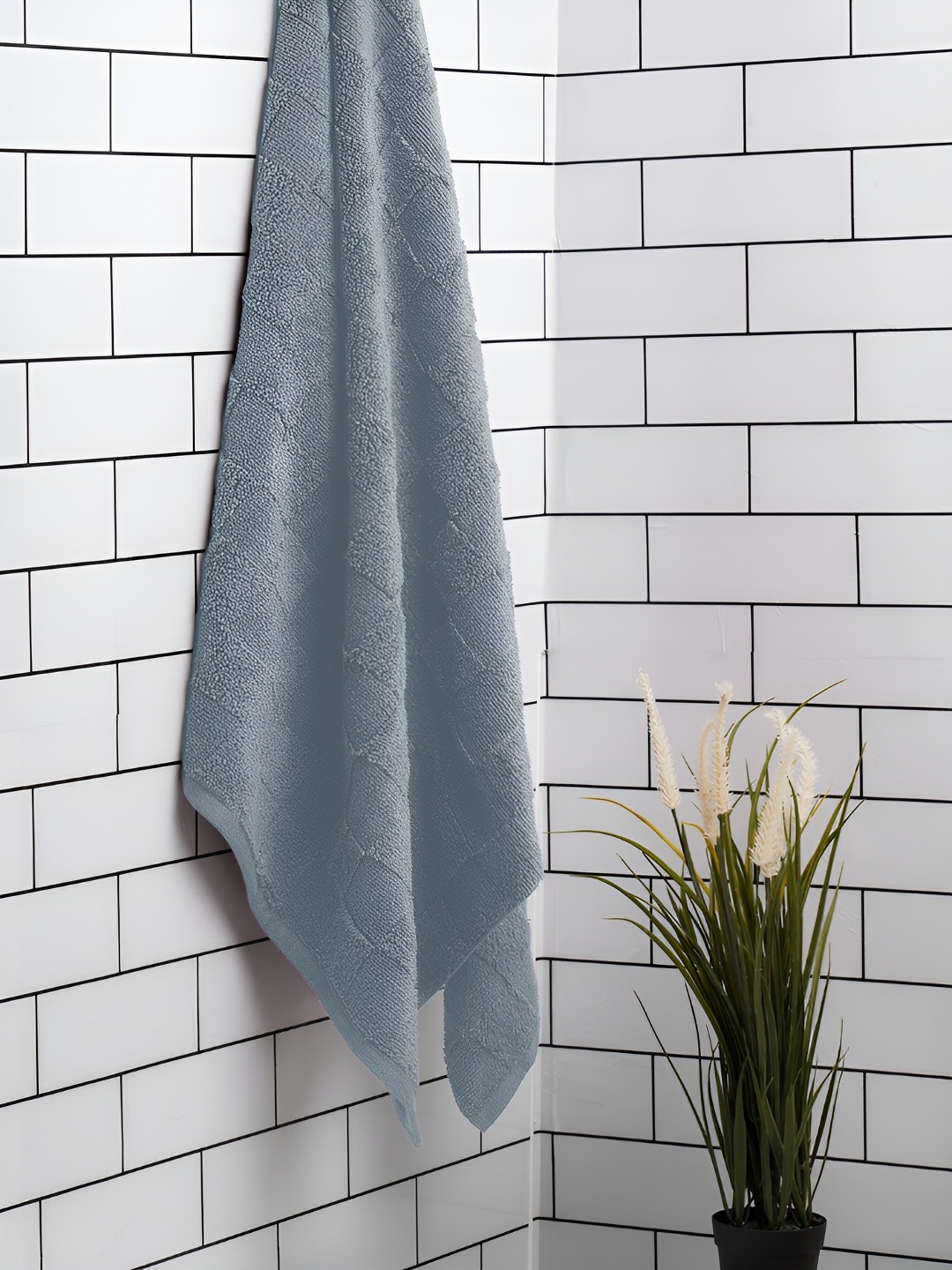 

SPACES Grey Cotton 580 GSM Bath Towel