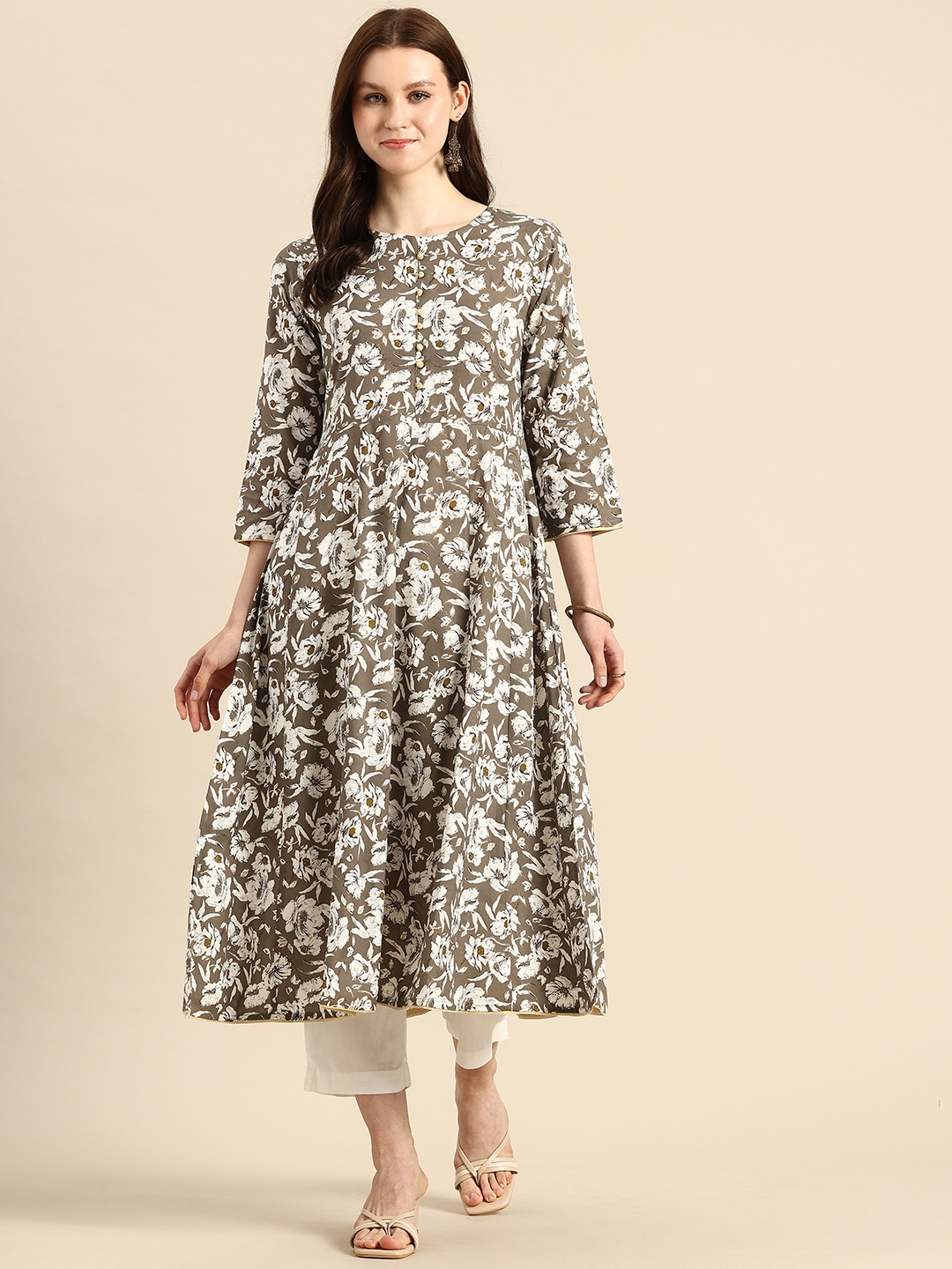 

A&K Women Floral Printed Regular Kurta with Trousers, Grey
