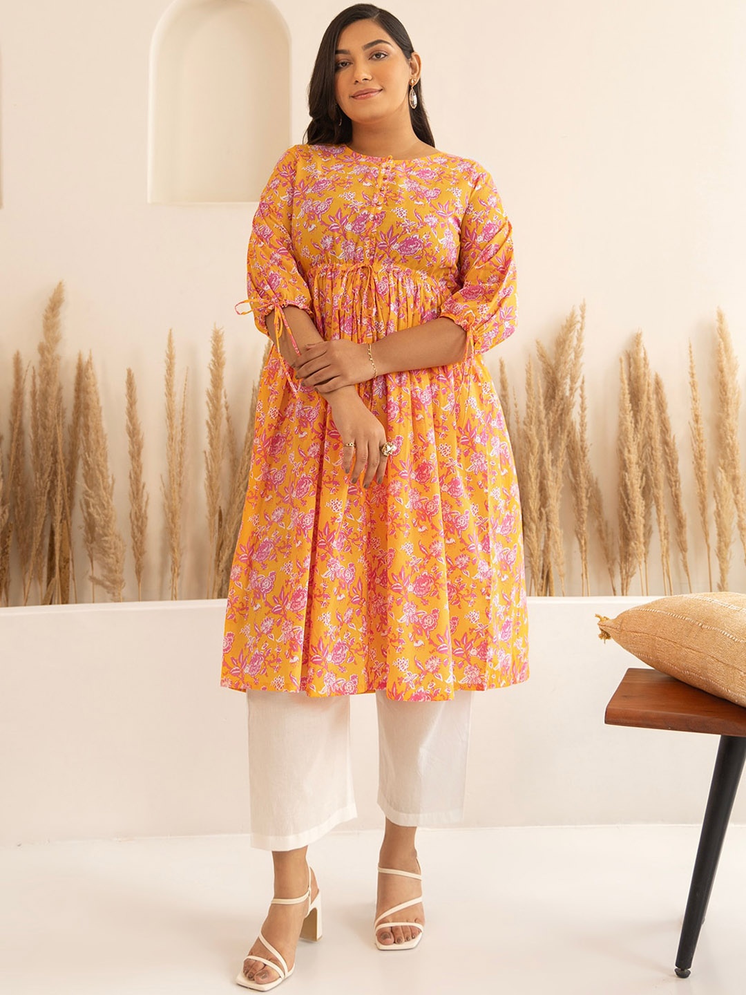 

Janasya Plus Size Floral Printed Puff Sleeves Cotton A-Line Kurta, Orange