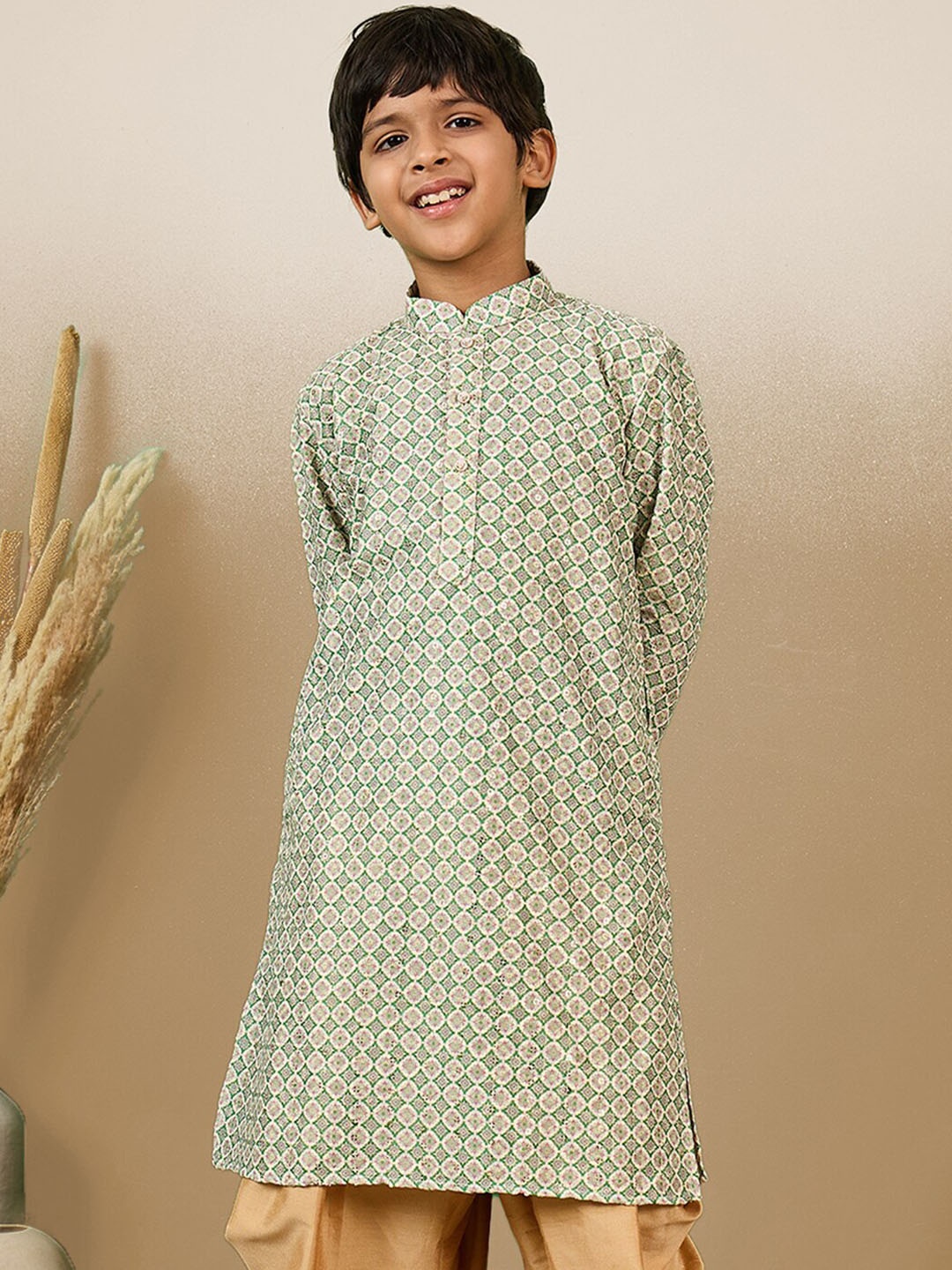 

Sanwara Boys Floral Printed Mandarin Collar Long Sleeves Straight Kurta, Green