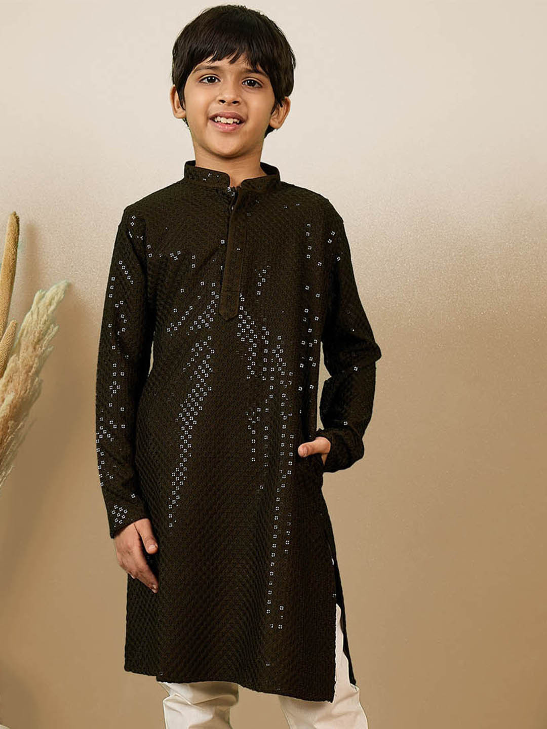 

Sanwara Boys Mandarin Collar Long Sleeves Chikankari Straight Kurta, Olive