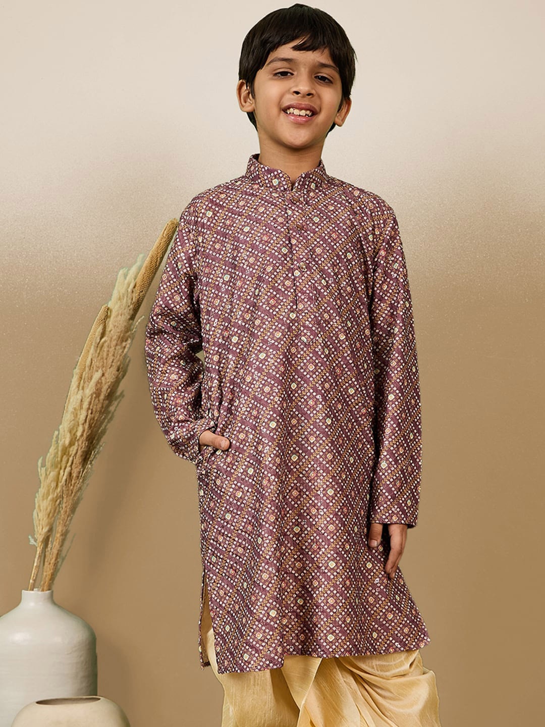 

Sanwara Boys Geometric Printed Mandarin Collar Long Sleeves Straight Kurta, Rust