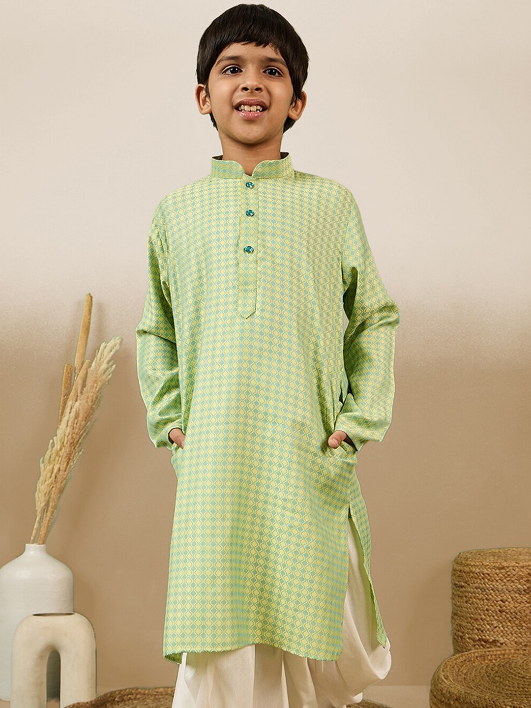 

Sanwara Boys Checked Mandarin Collar Long Sleeves Straight Kurta, Green