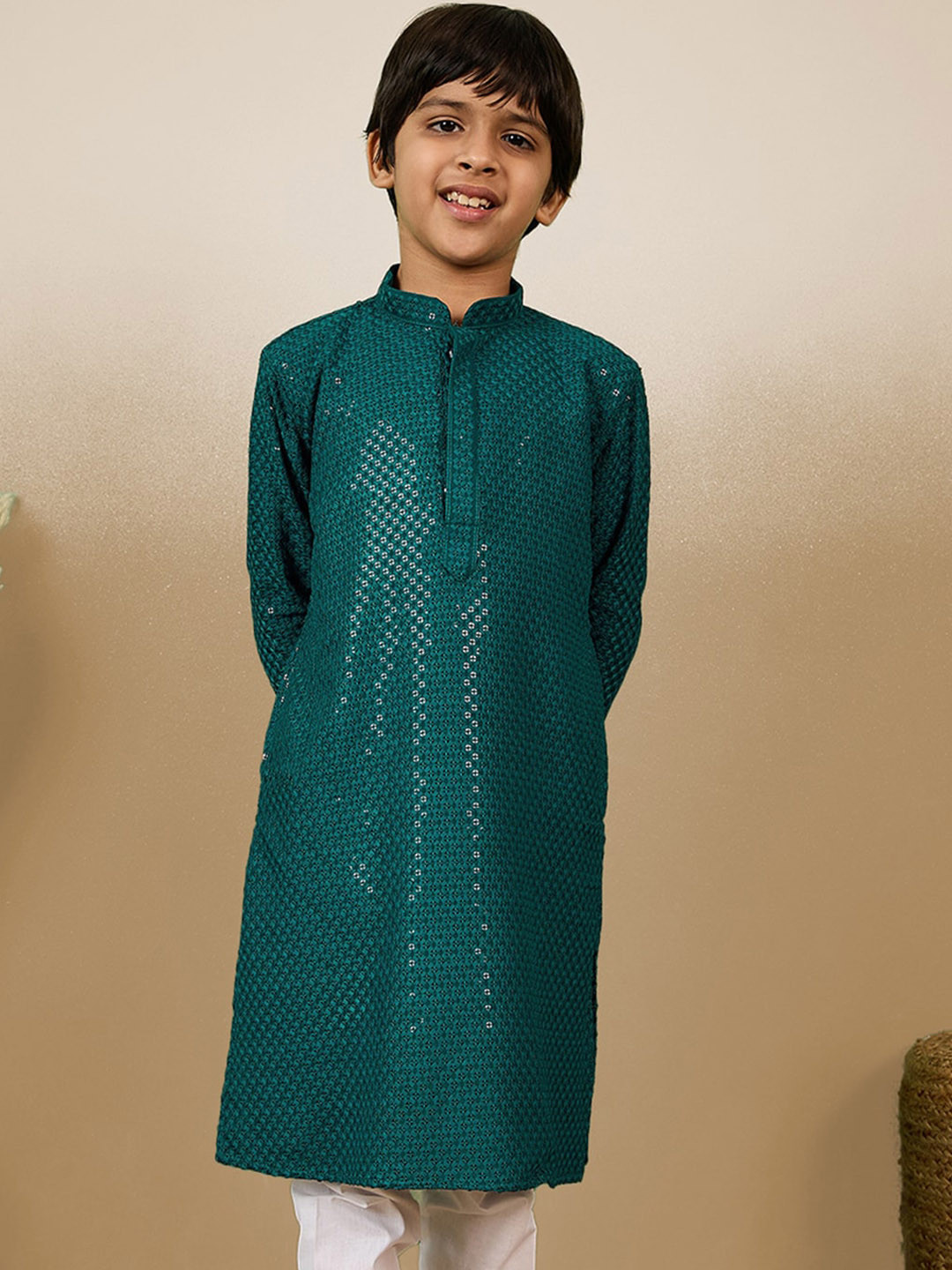 

Sanwara Boys Geometric Embroidered Chikankari With Sequinned Cotton Straight Kurta, Green