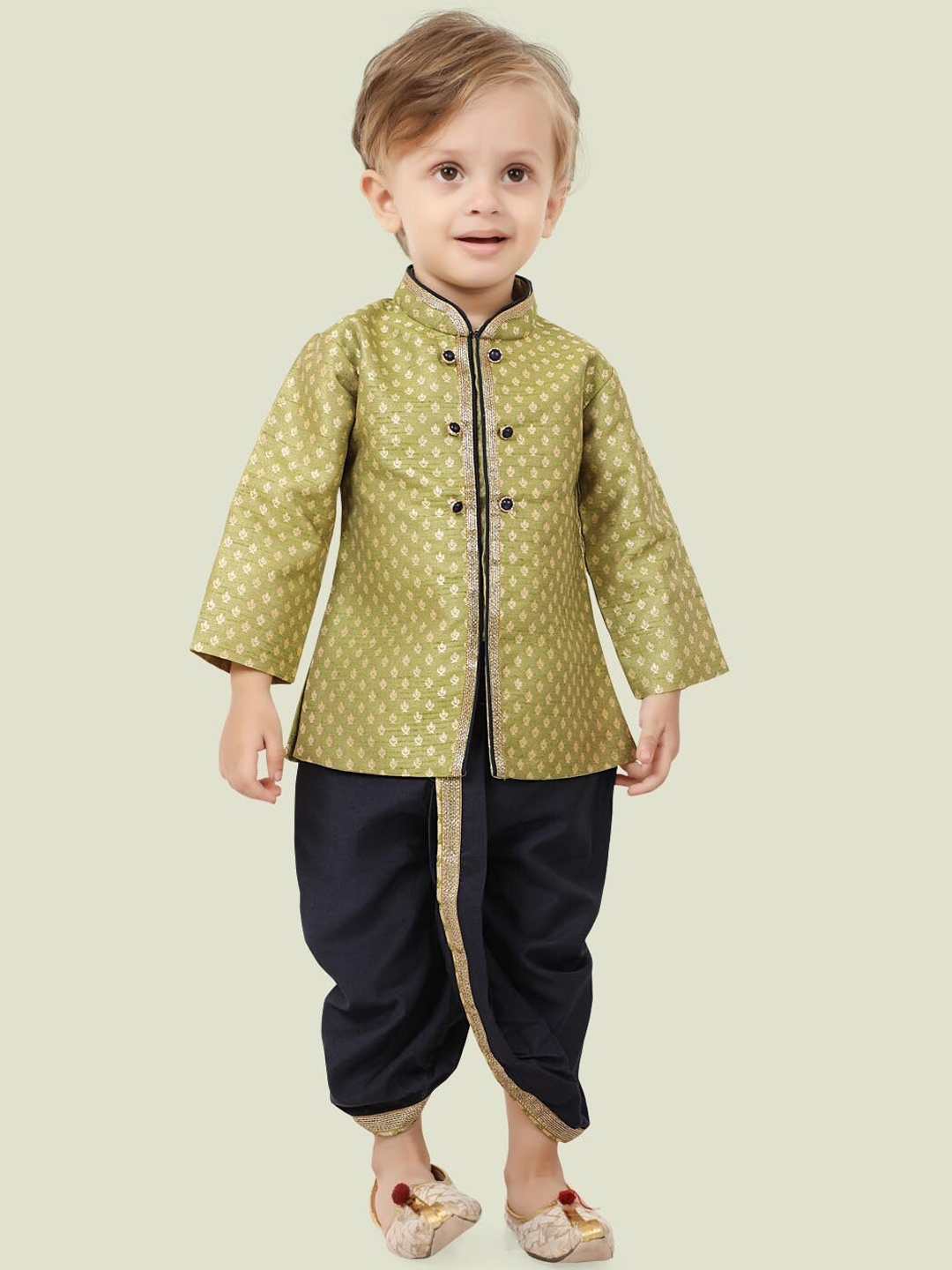 

Ethniks Neu-Ron Ethnic Motifs Woven Design Mandarin Collar Long Sleeves Kurta Sets, Green