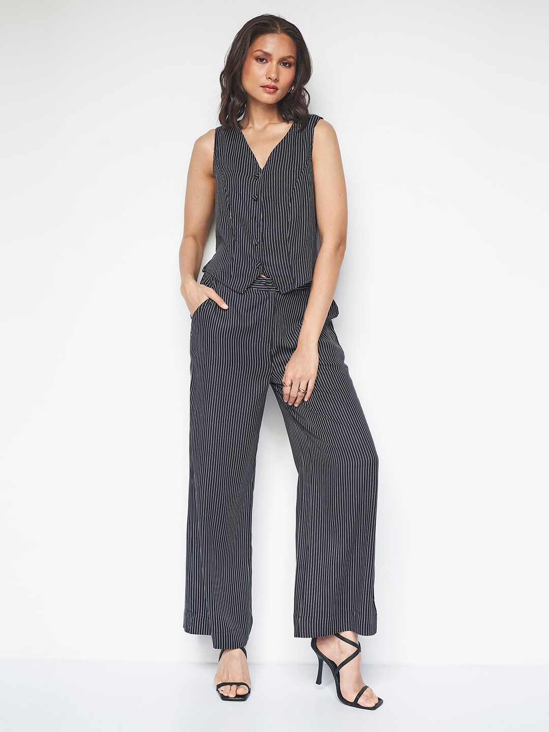 

AND Striped V-Neck Top With Trousers, Black