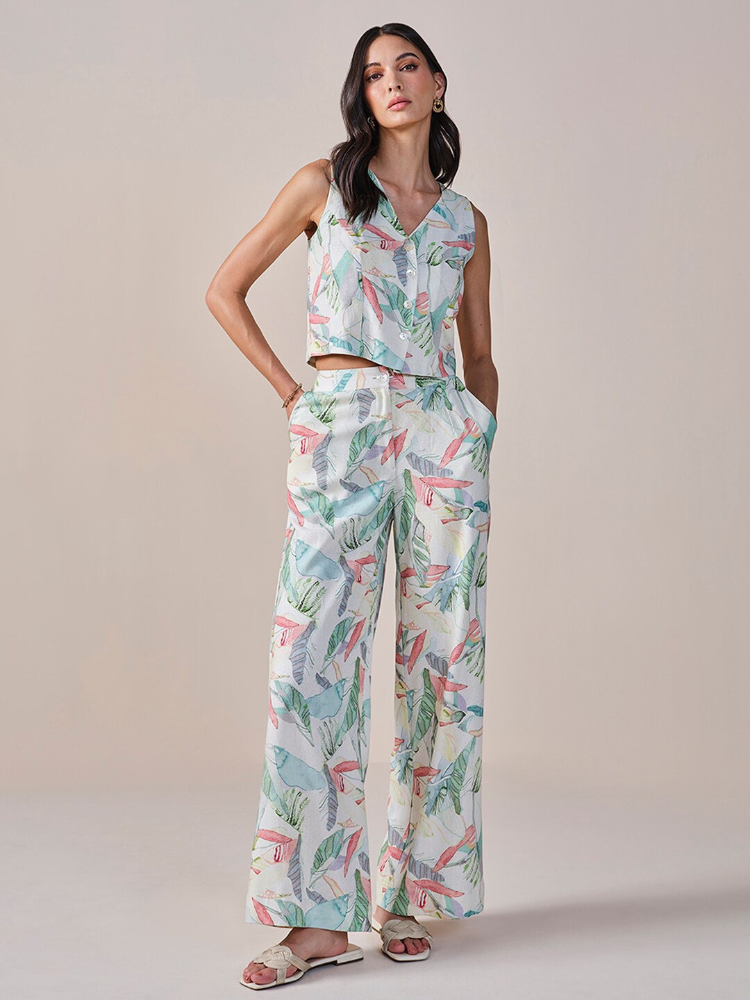 

AND Printed V-Neck Shirt With Trousers, White
