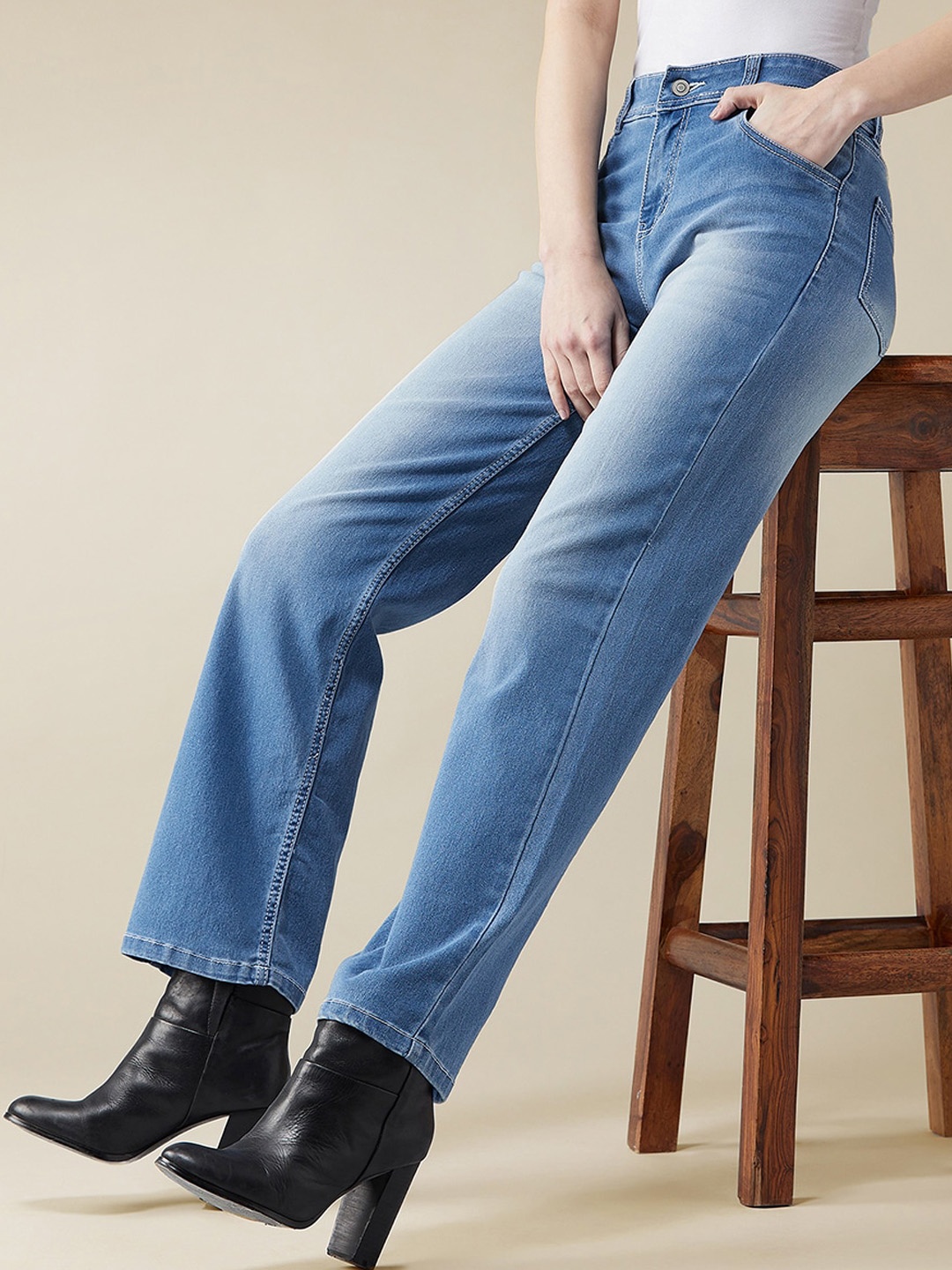 

Roadster Women Wide Leg Mid RiseRegular Length Blast Effect Denim Jeans, Blue