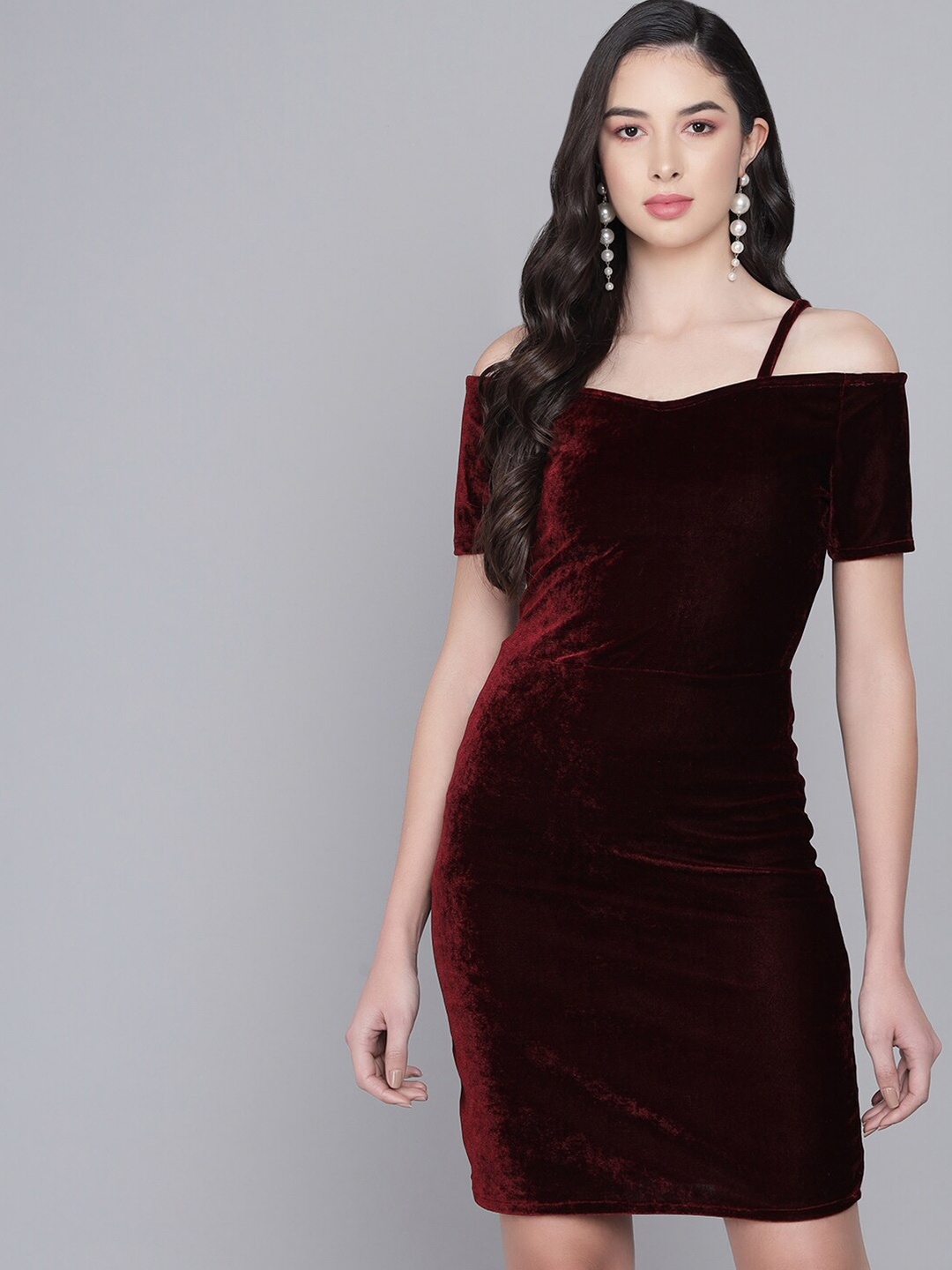 

VAARARO Shoulder Straps Cold-Shoulder Sleeves Velvet Sheath Dress, Burgundy