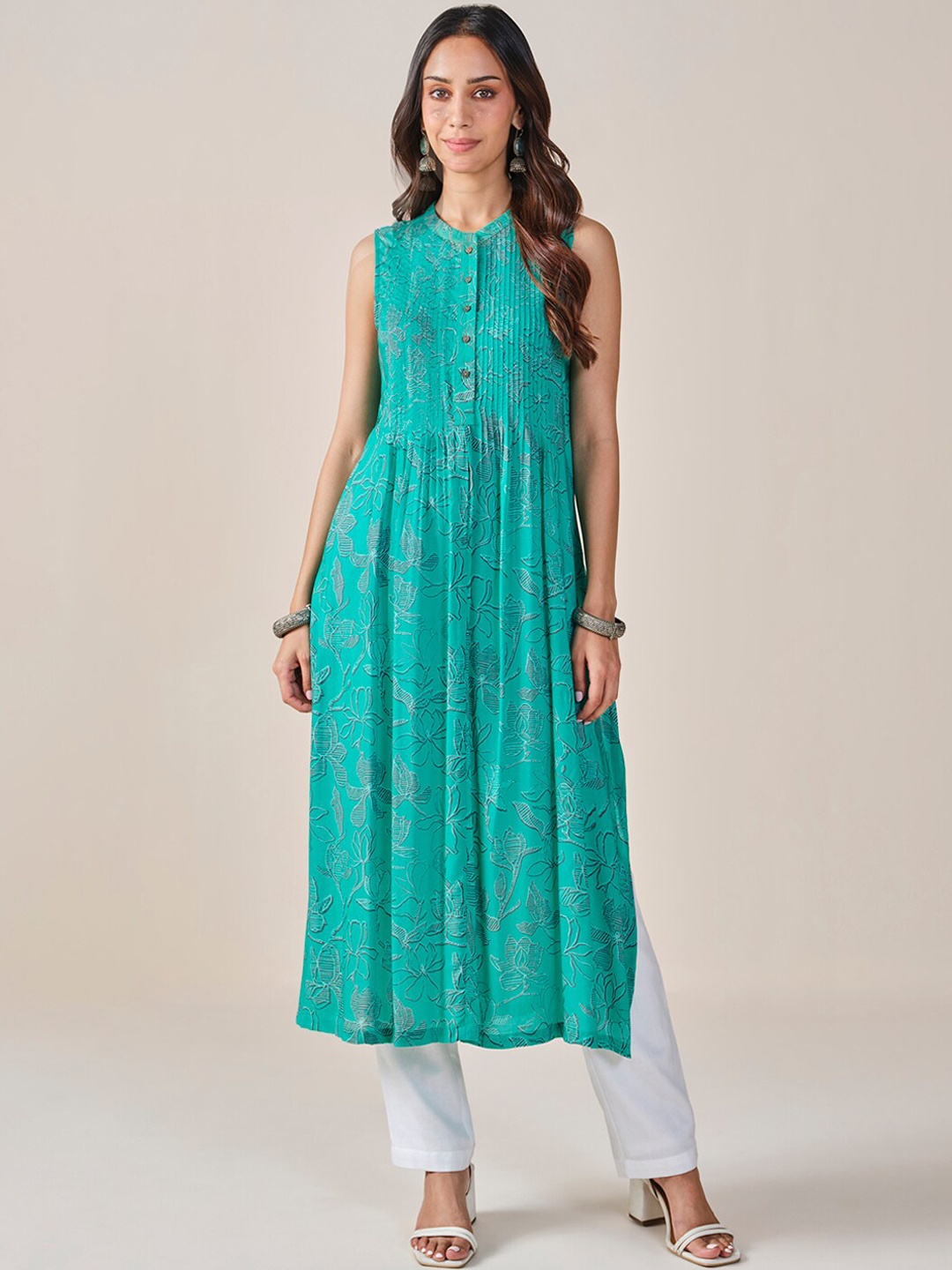 

Global Desi Floral Printed Sleeveless Mandarin Collar Pleated Kurta, Green
