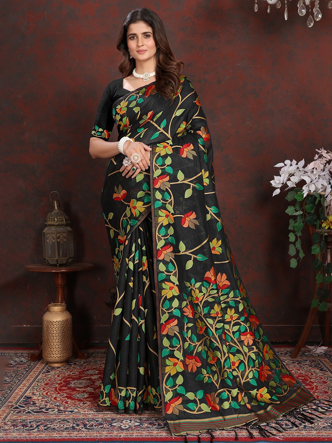 

GAJARAI Floral Woven Design Pure Cotton Jamdani Saree, Black