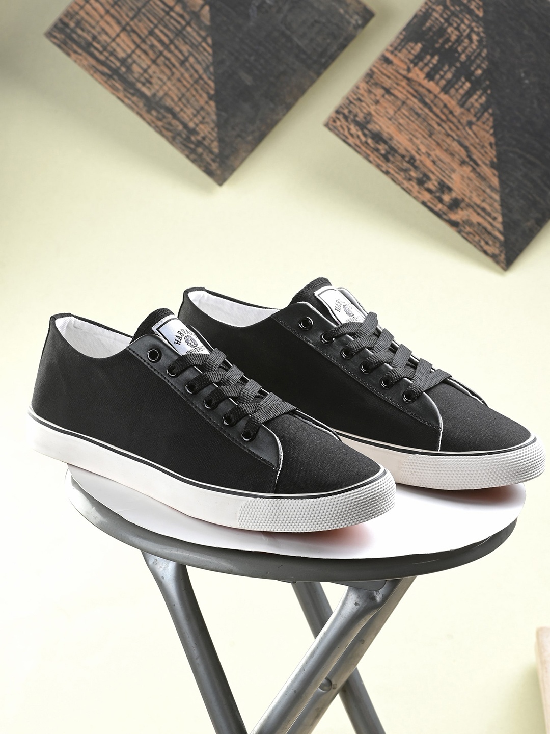 

Harvard Men Black Round Toe Canvas Sneakers