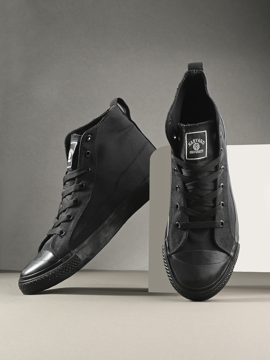 

Harvard Men Black Round Toe Lightweight Canvas Sneakers