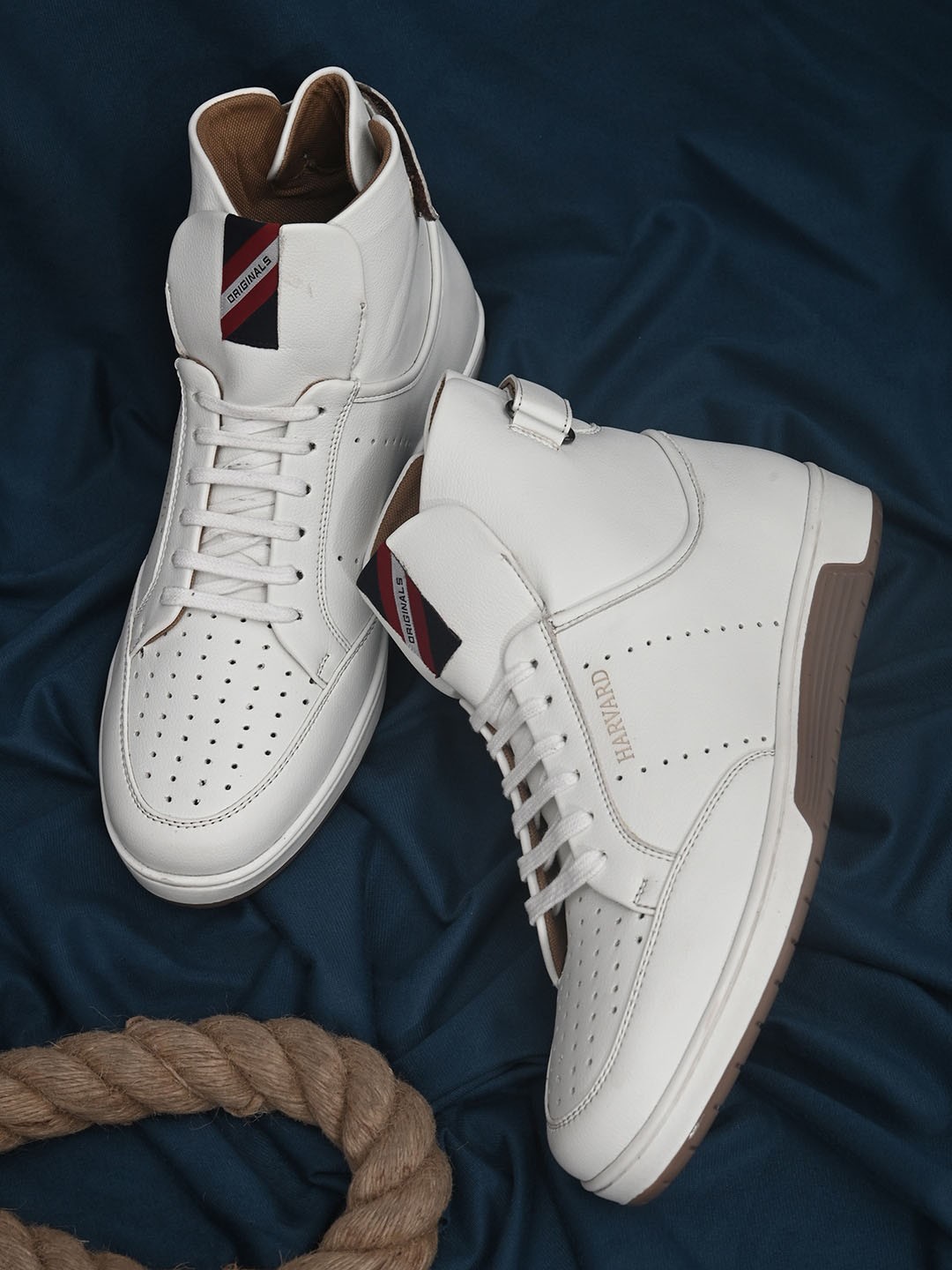 

Harvard Men White Perforations Round Toe Sneakers