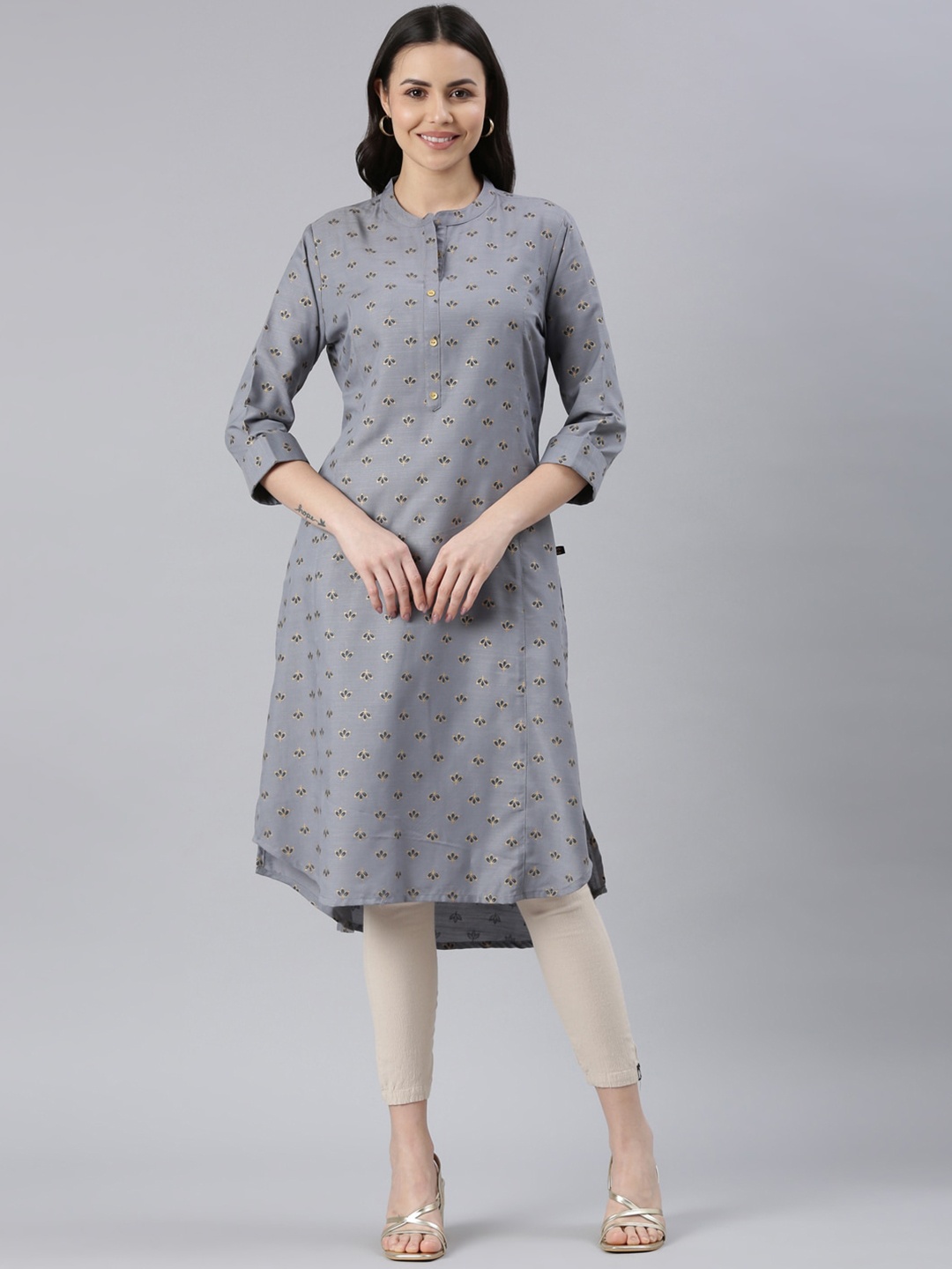 

Samhitas Floral Printed Mandarin Collar High-Low Cotton Silk Straight Kurta, Blue